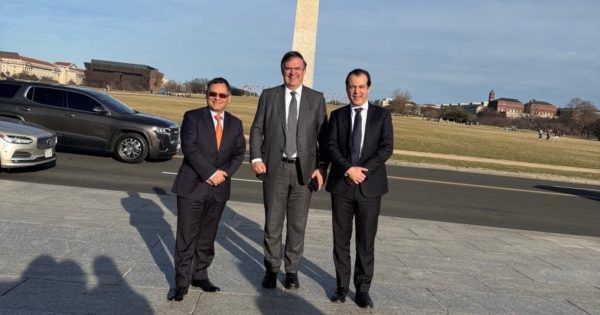 Secretario de Economía mexicano viaja a Washington antes de entrada en vigor de aranceles al acero y aluminio