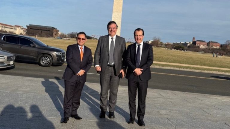 Secretario de Economía mexicano viaja a Washington antes de entrada en vigor de aranceles al acero y aluminio