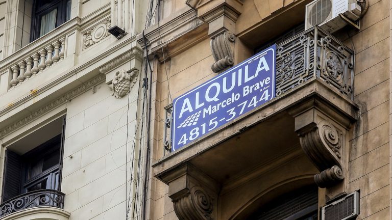 Alquileres, transporte, prepagas y servicios públicos: cuáles son los aumentos que llegarán en octubre