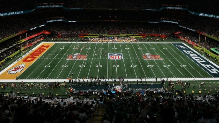 Super Bowl promedió un récord de 126 millones de espectadores en EEUU, según estimaciones de Fox