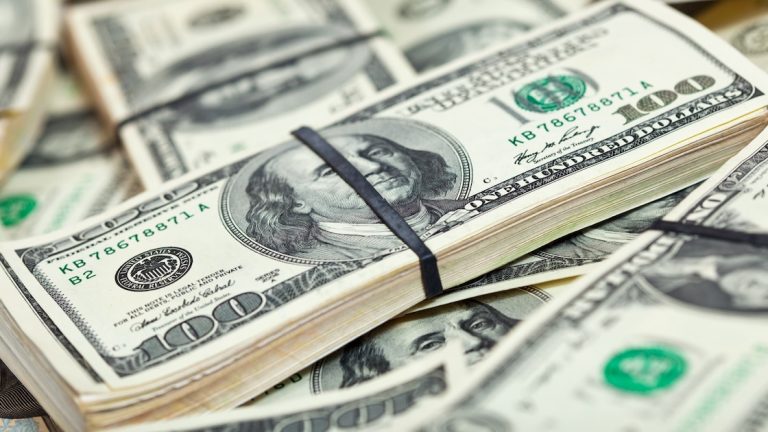 Dólar hoy en vivo: a cuánto se operan todas las cotizaciones minuto a minuto este lunes 6 de octubreEl dólar al público es ofrecido a $1.450 en el Banco Nación. La semana pasada la divisa acumuló un alza de 100 pesos o 7,4%
