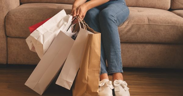 El consumo de los hogares cayó en agosto y cortó ocho meses de cifras positivas: las razones