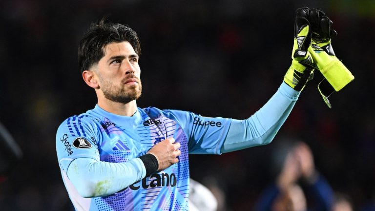 Los dos penales que Agustín Rossi le atajó a Estudiantes para ser el héroe de la clasificación del Flamengo por la Libertadores