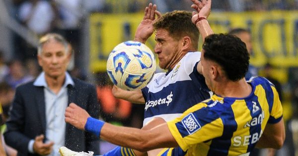El Rosario Central de Ángel Di María vence a Gimnasia en el Bosque y se arrima a la cima