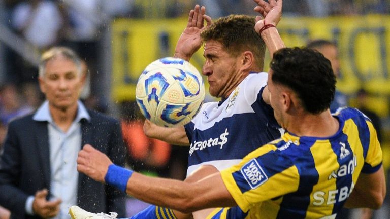 El Rosario Central de Ángel Di María vence a Gimnasia en el Bosque y se arrima a la cima