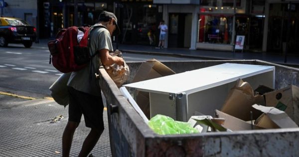 La pobreza fue del 31,6% en el primer semestre de 2025 y registró una significativa baja