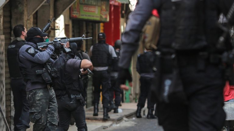 Polémica en Brasil: Río de Janeiro otorgará un bonus económico a policías que “neutralicen” a presuntos criminales