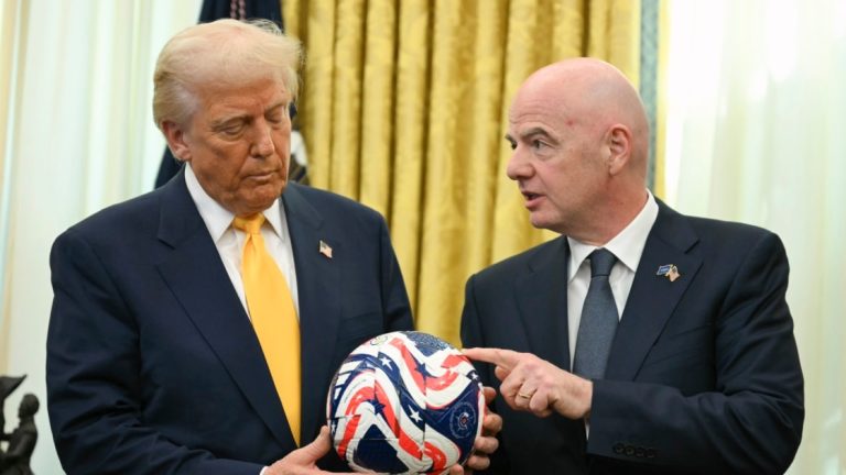 Trump se reúne con Infantino y crea grupo de trabajo que se prepara para albergar el Mundial