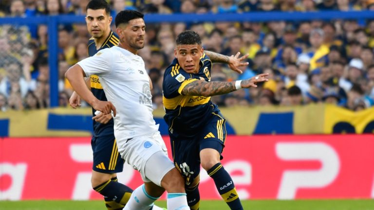 En un frenético partido, Boca Juniors perdió 2-1 ante Belgrano de Córdoba y se alejó de la cima en su zona del Torneo Clausura