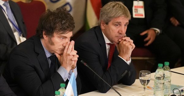 Qué puede hacer el Gobierno para que el dólar no se dispare en las 15 ruedas cambiarias que quedan hasta las elecciones