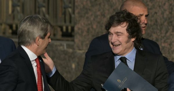 El Gobierno busca concretar el apoyo de EEUU para reencauzar la gestión económica antes de la elección legislativa