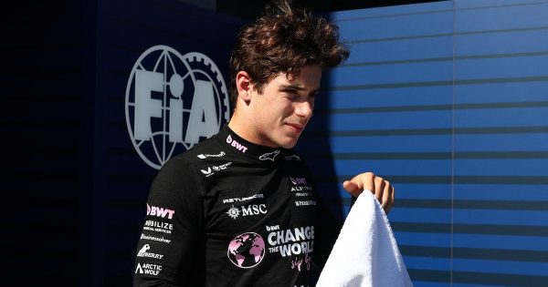 Cómo es el traje especial que deberá usar Franco Colapinto en el GP de Singapur tras el alerta por calor extremo que amenaza Marina Bay