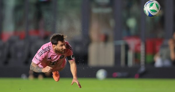 El golazo de palomita de Lionel Messi para abrir el marcador en el triunfo del Inter Miami sobre Nashville