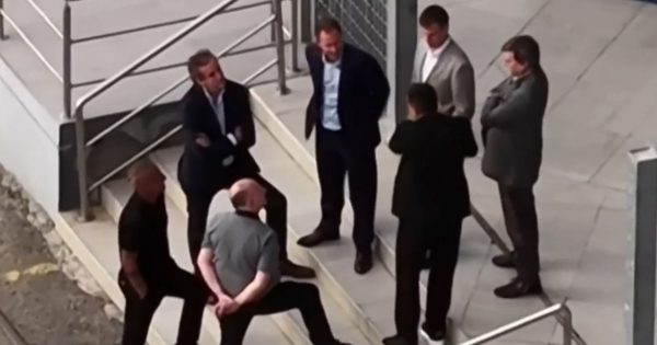 La visita de la delegación de River Plate al velatorio de Miguel Russo en La Bombonera: el diálogo entre Jorge Brito y Riquelme