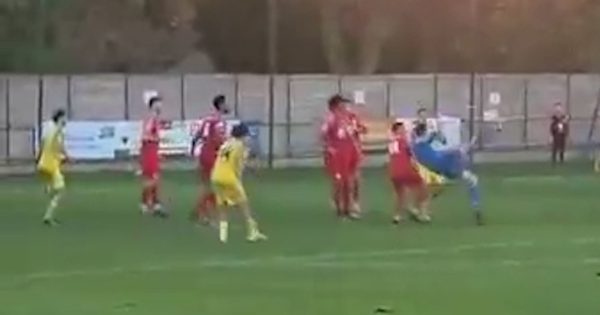El golazo de chilena de un arquero en la Copa de Francia que recorre el mundo: “Es una auténtica locura”