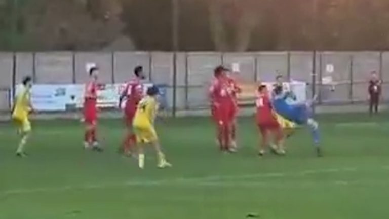 El golazo de chilena de un arquero en la Copa de Francia que recorre el mundo: “Es una auténtica locura”