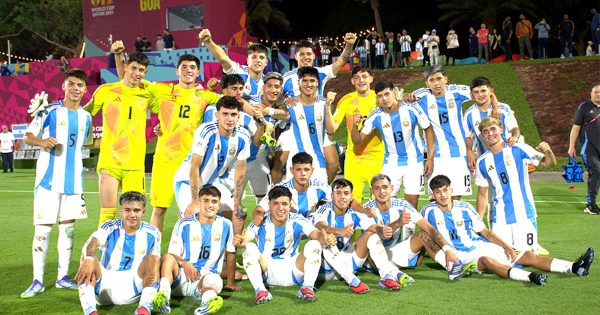 Barcelona tiene en la mira a una joya de la selección argentina con un impactante promedio de gol