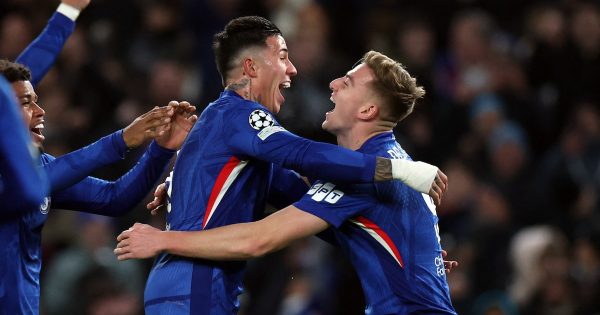 El Chelsea de Enzo Fernández venció 3-0 al Barcelona y se metió en puestos de clasificación a octavos en la Champions League: todos los goles