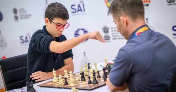 Faustino Oro eliminó a un gran maestro croata y es el único argentino que sigue en carrera en la Copa del Mundo de Ajedrez