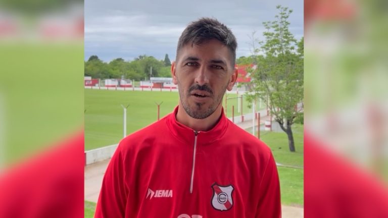 Conmoción en el fútbol argentino: declararon la “muerte cerebral” de Santiago Fredes, DT y leyenda de Luján, de 35 años